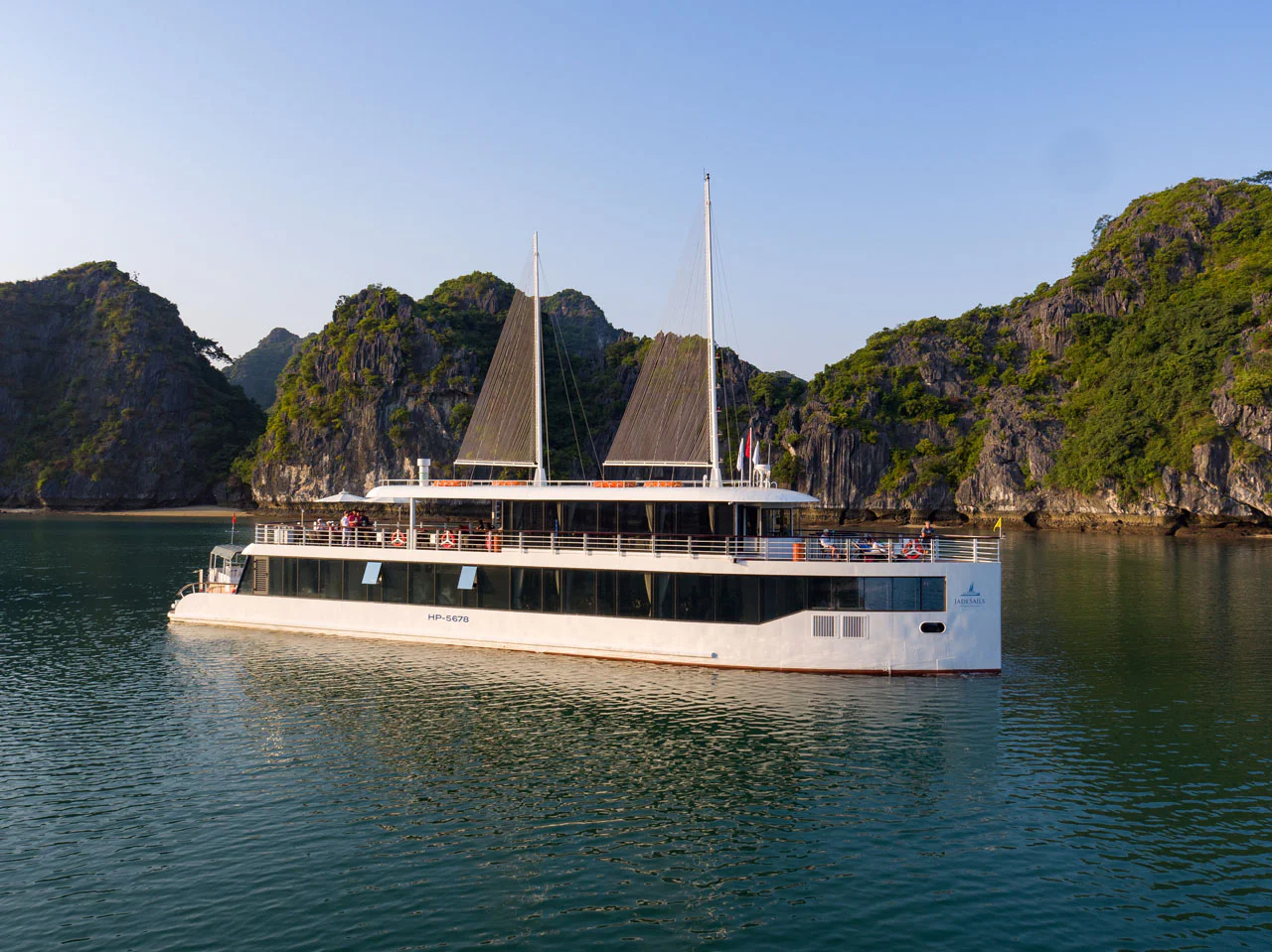 JadeSails (Luxury Day Cruise) - photo 4
